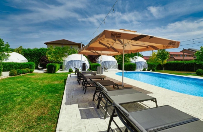 Seagloo Glamping - Adults Only