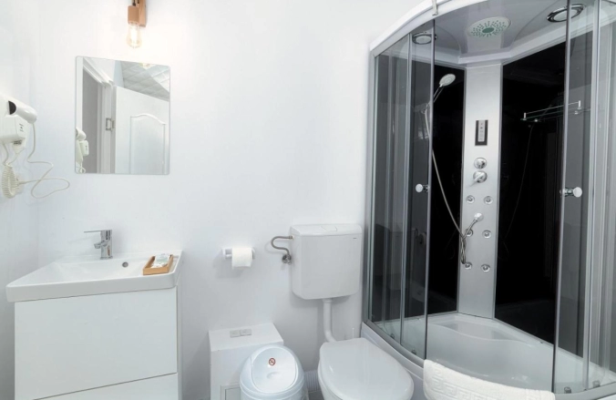 Seagloo Glamping - Adults Only