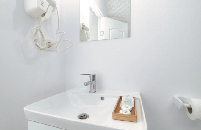 Seagloo Glamping - Adults Only