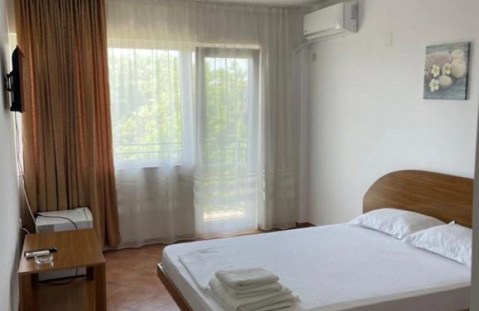 Casa Galbena Costinesti